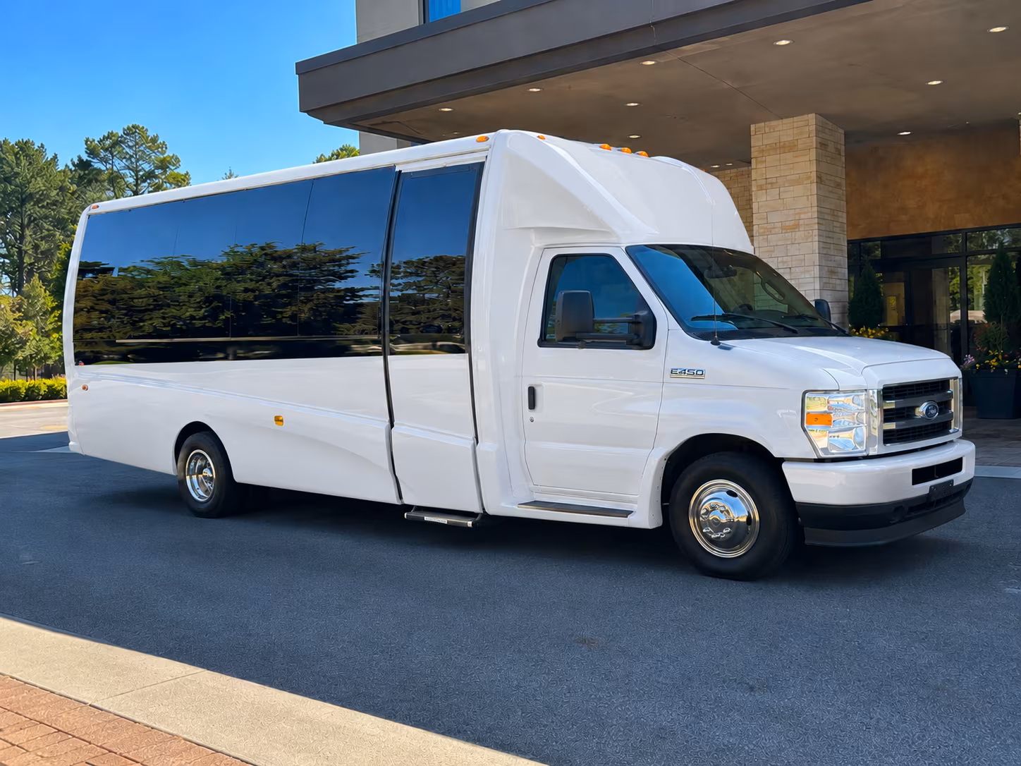 find the right bus for hotel to venue shuttles along the i 85 corridor
